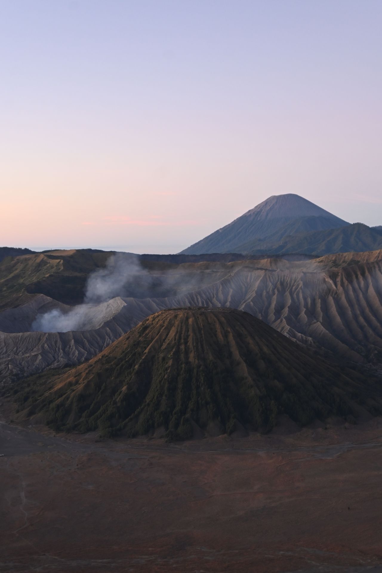 布罗莫火山 参考图 1